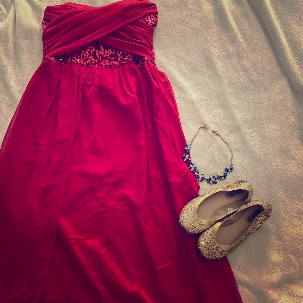 Floor length formal dress (unaltered)